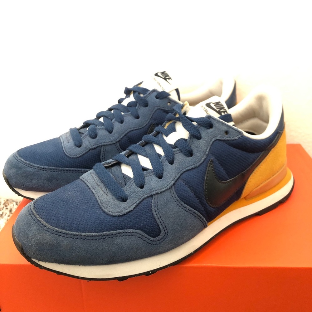 Nike Waffle Racer Running Shoes